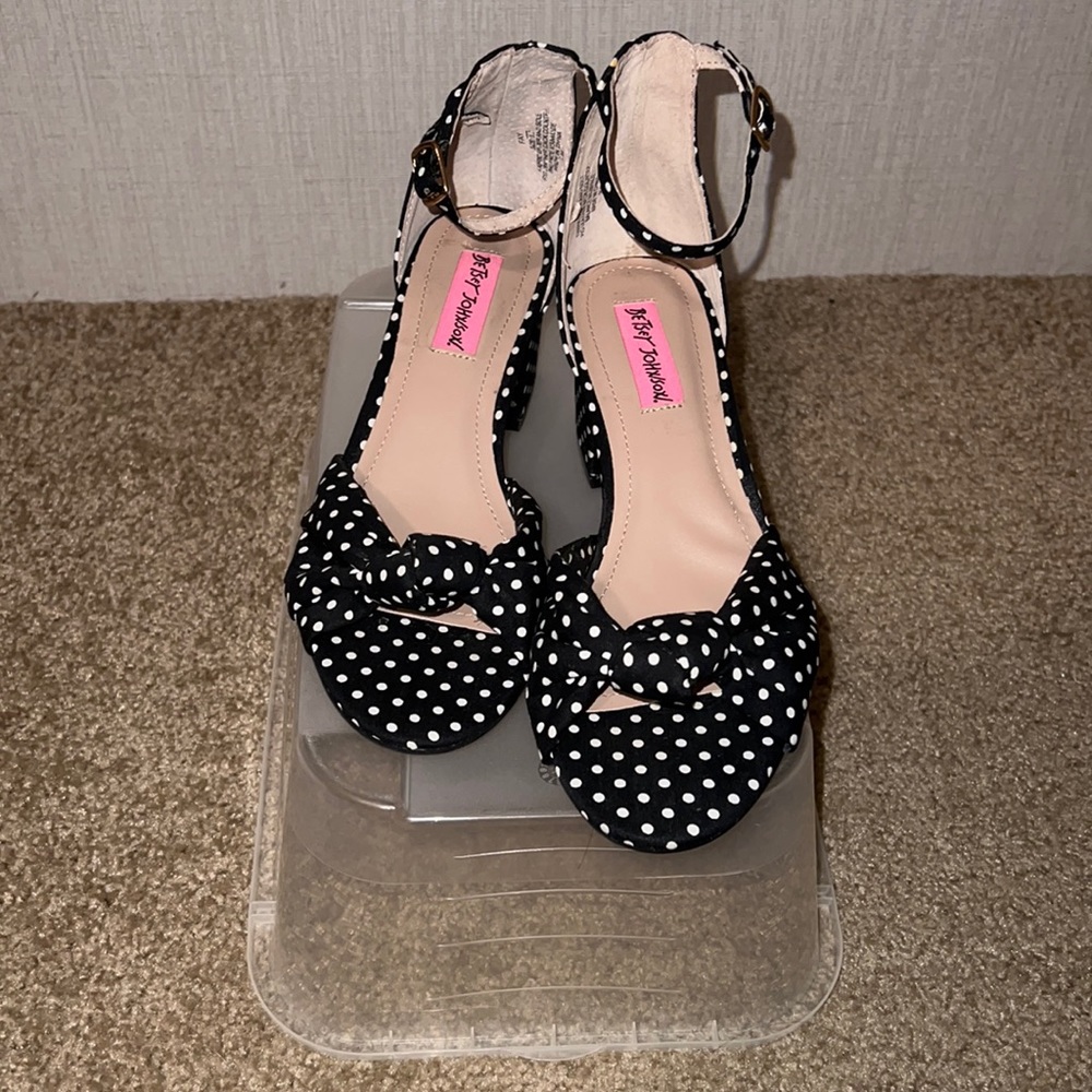 Black sandals little heels Betsey Johnson